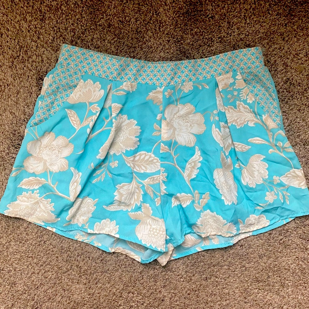 Adorable Blue Floral Print Shorts
